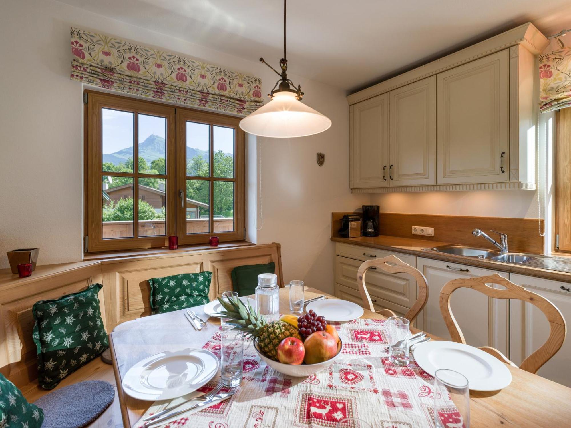 Landhaus Kitzhorn Appartement Hahnenkamm - By Nv-Appartements Kitzbühel Buitenkant foto