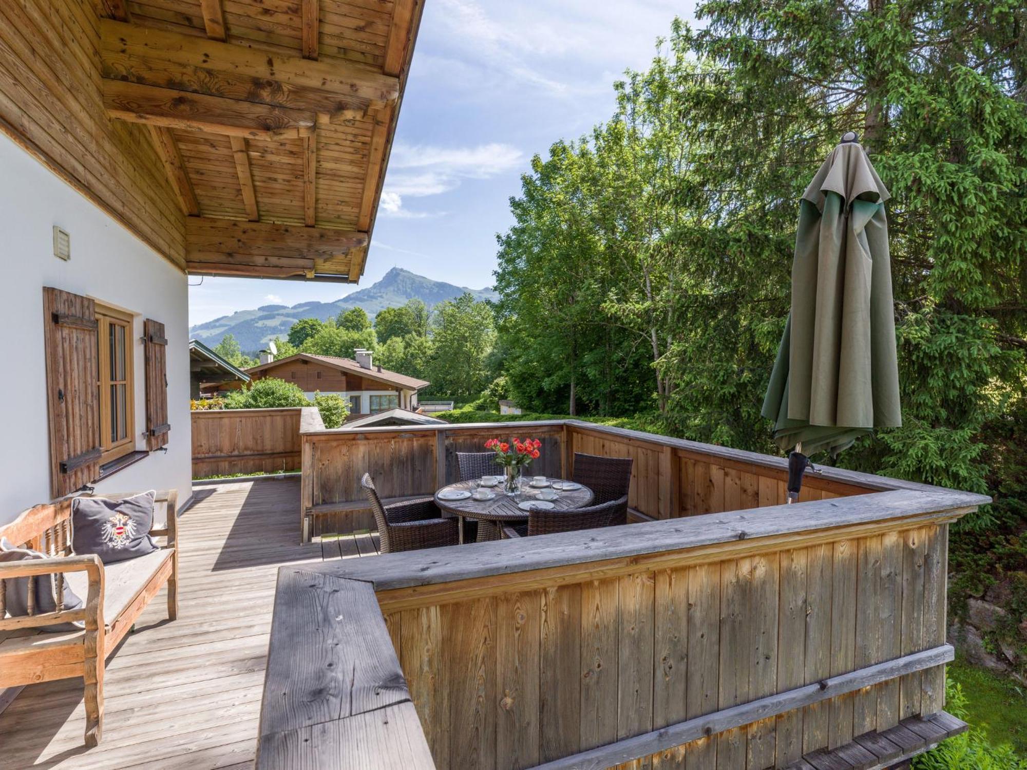 Landhaus Kitzhorn Appartement Hahnenkamm - By Nv-Appartements Kitzbühel Buitenkant foto