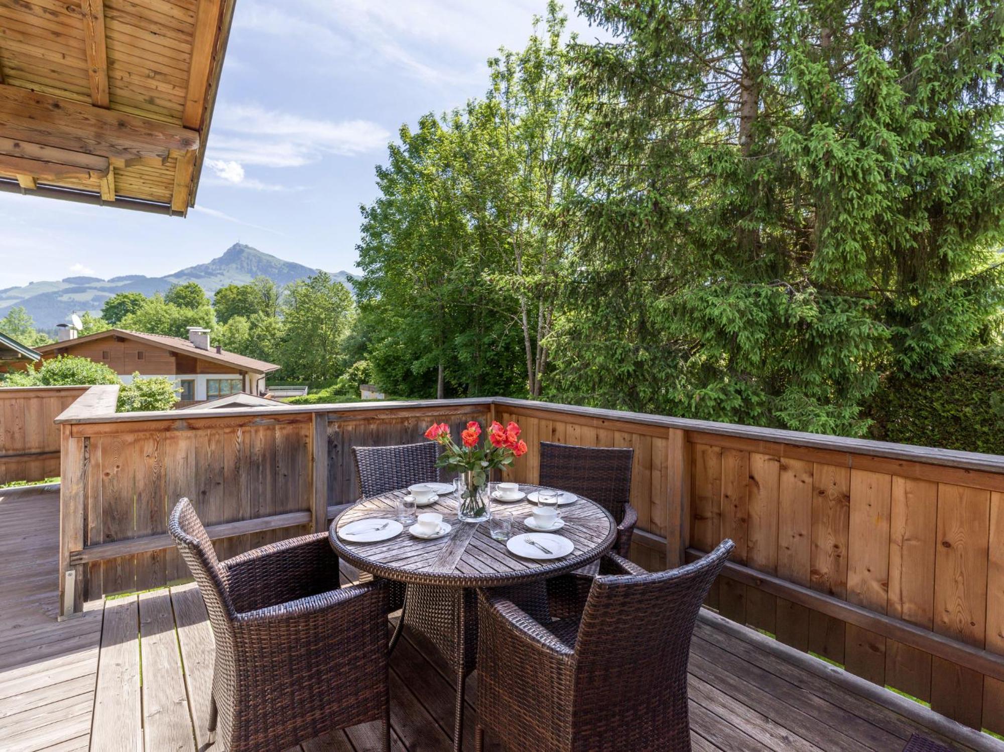 Landhaus Kitzhorn Appartement Hahnenkamm - By Nv-Appartements Kitzbühel Buitenkant foto